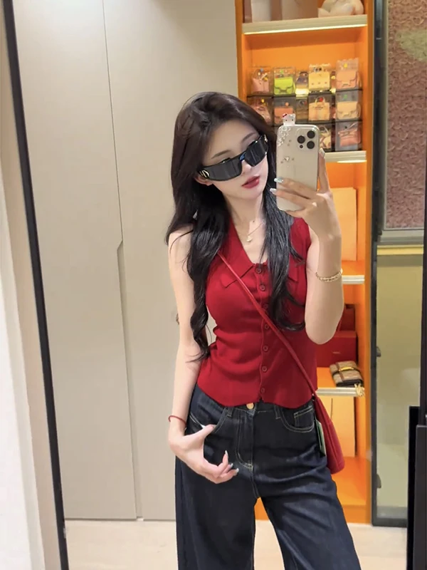 

Red Ice Silk Knitted Collar Vest Women Summer Outerwear Slim Fit Turn-down Collar Sleeveless Dopaamine Style Top