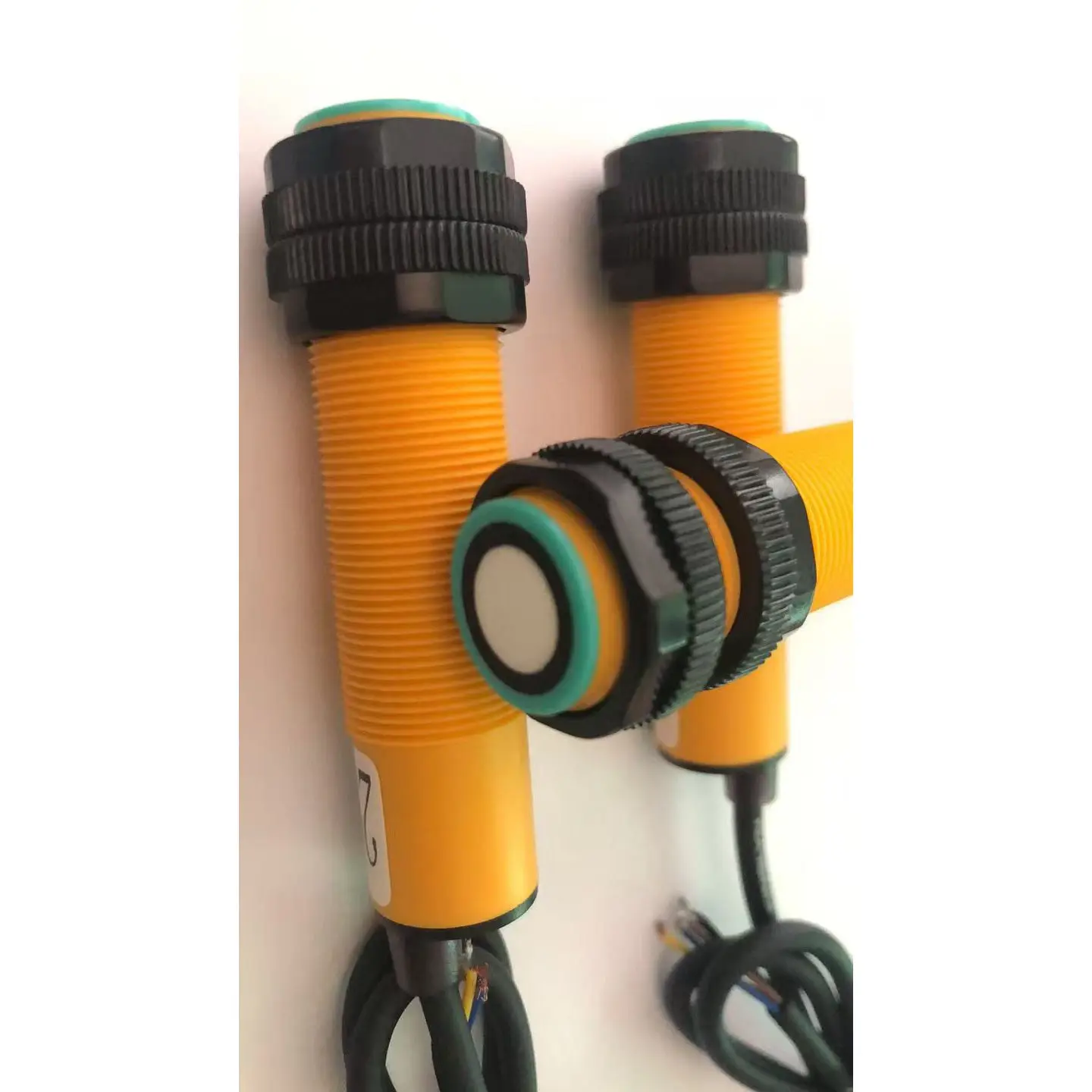 high-frequency high-precision ultrasonic module ultrasonic ranging sensor  200KHZ (outer diameter 18mm) integrated transceiver
