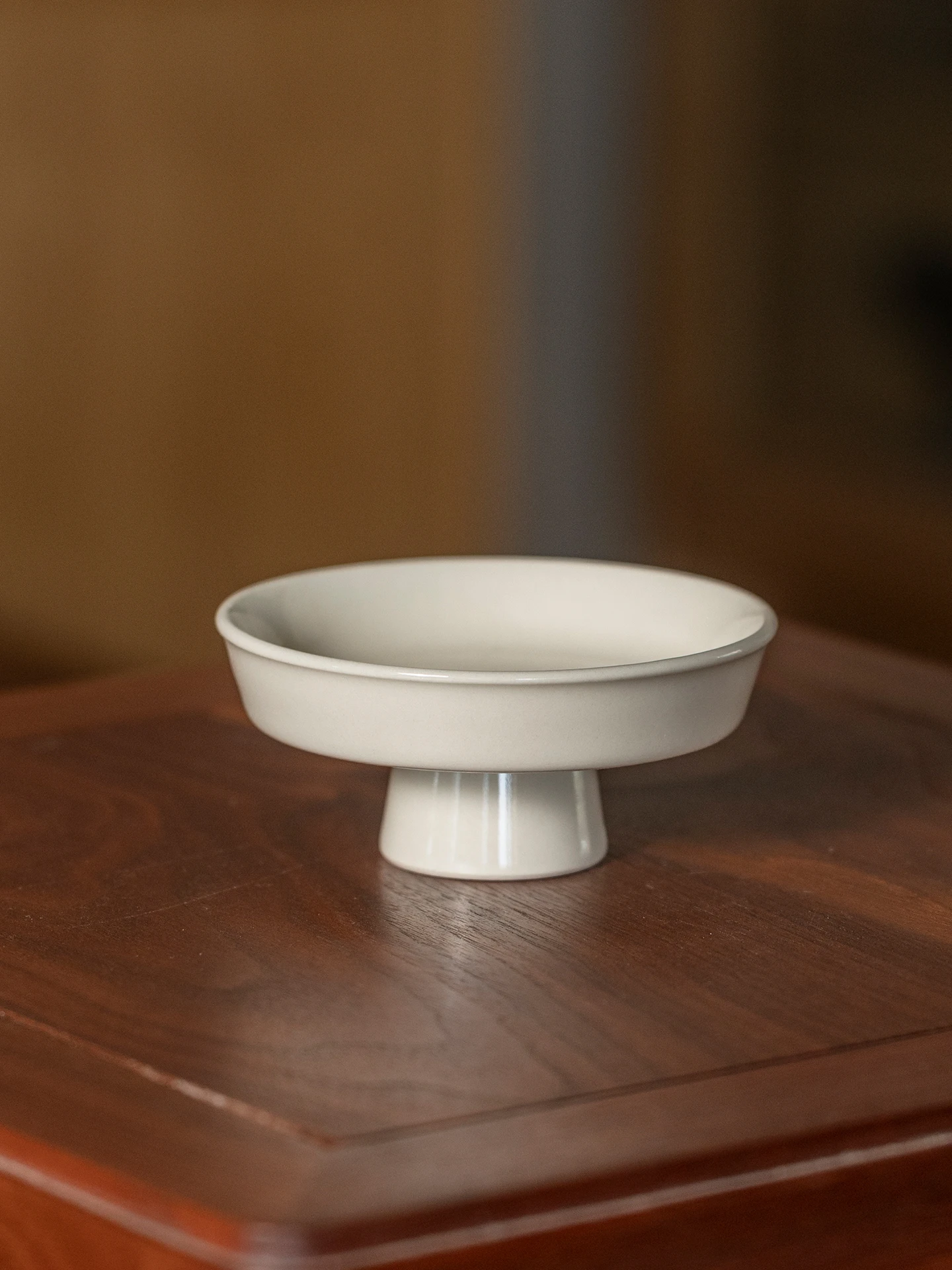 Small Chinese Style High Footed Dessert Plate Ginger Thread Plate Tea Snack Tray Commercial Seasoning Plate round Shape Porce...