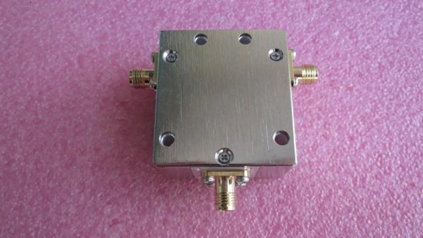 

6.5-20GHz High isolation, low insertion loss, RF microwave coaxial isolator