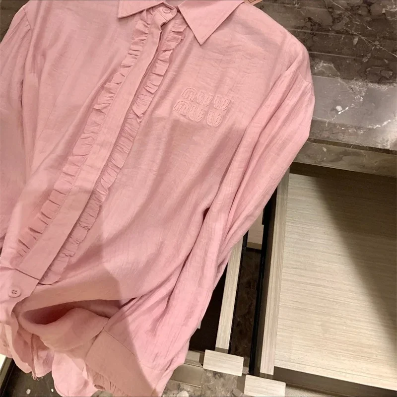 Camisa de manga larga con letras bordadas, ropa de calle con cuello de borde con volantes, color rosa, u227744, primavera y verano, 2024