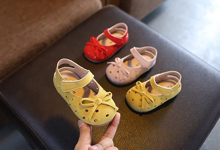 Bequeme Lederschuhe 2026 Frühling Herbst Neue Mädchen Schuhe mit süßer Schleife Kinder Freizeitschuhe Barfuß Kinder Mode Sport Leichtgewicht – Detail 5