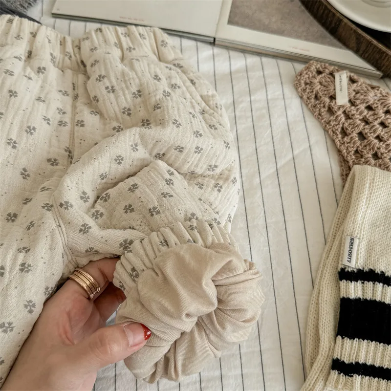 LILIGIRL 2025 جديد الشتاء طفل الفتيات السراويل المطبوعة رشاقته الدافئة المحشوة بالقطن الكورية نمط الأطفال بناطيل كاجوال