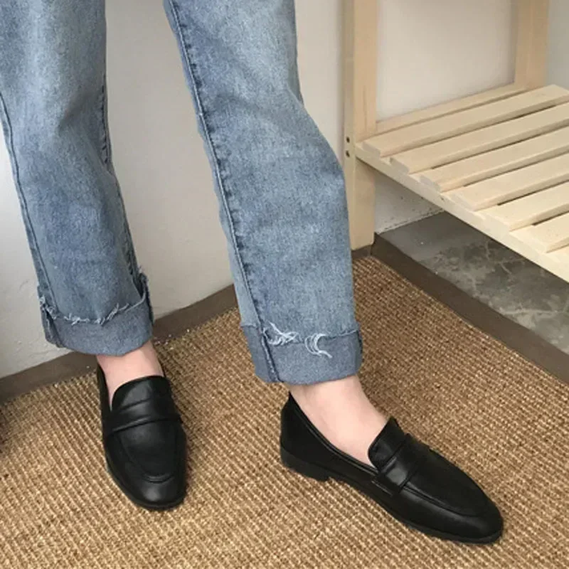 2023 Spring New Slip-on Small Leather Shoes for Women British Preppy Style All Match Fu Gu Lofu Flat Single Shoes