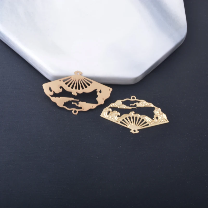30 Stück AC11309 20*31mm Messing Laser-geschnittene fächerförmige Anhänger Verbinder Goldene kleine Sektoranhänger für DIY Schmuck, Halsketten- und Ohrringherstellung – Detail 5