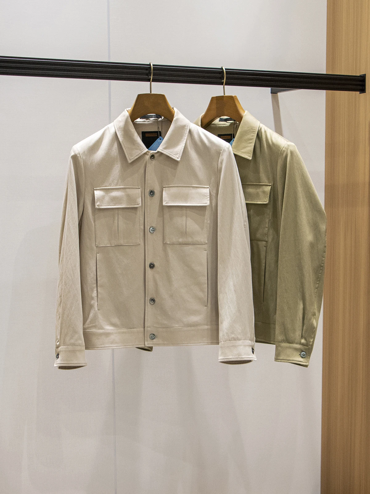 

Modern Faionable Italian Sle Men's Casual irt Collar Jaet Single Button Coat Breathable Spring Summer Outerwear