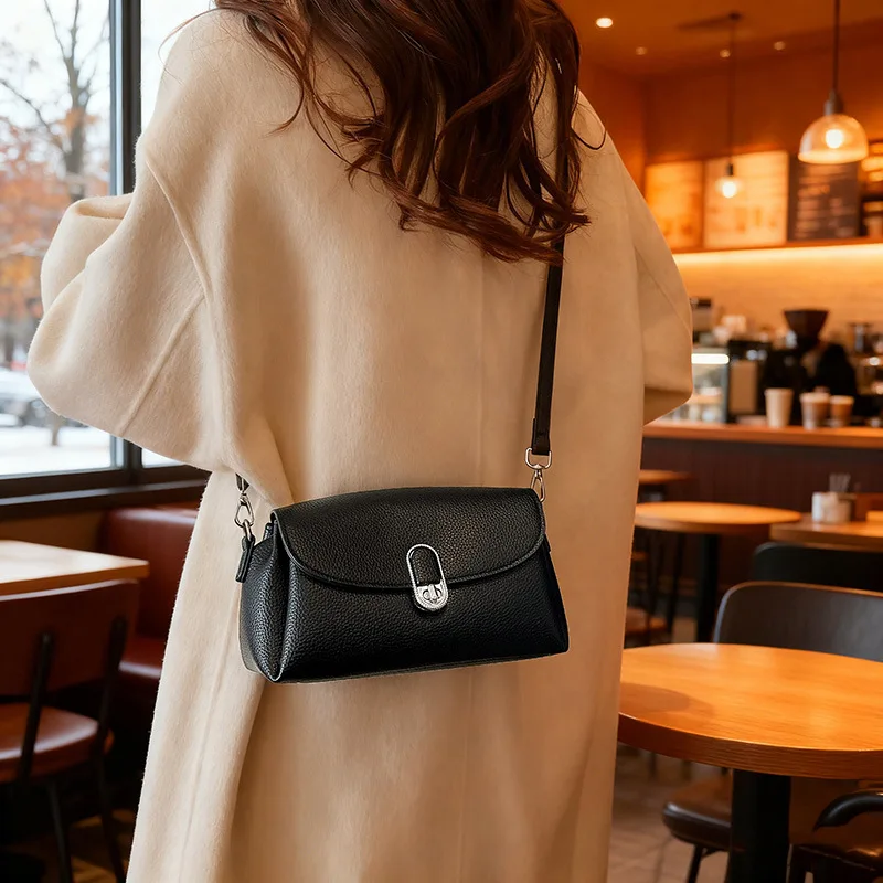 

2025 A/W Vintage Women's Shoulder Bag Genuine Leather Large Capacity Multi-way Crossbody Tote, Retro Chic Work Purse for Office