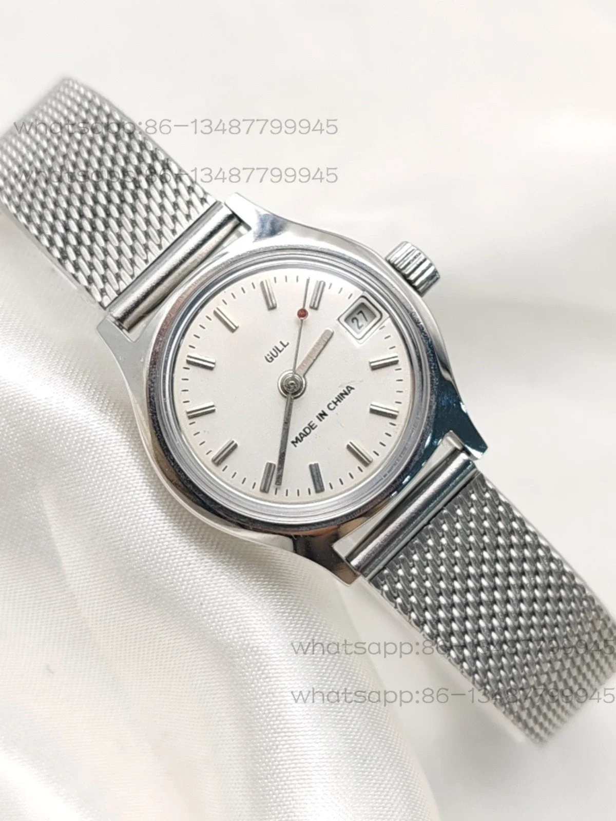 

Classic Nostalgic Vintage Simple Manual Winding Mechanical Silver Student Commuter Waterproof Women's Watch