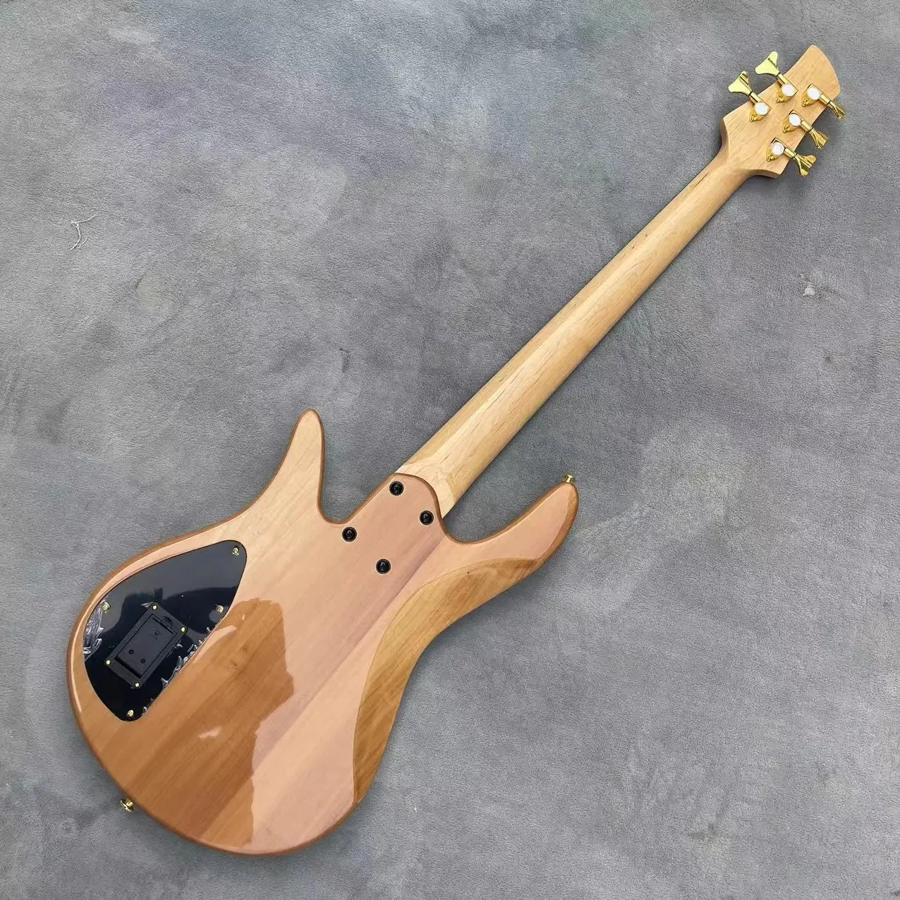 5-string butterfly bass split connection, Yin and Yang face body alder, maple track, rosewood fingerboard, EMG bass special pick