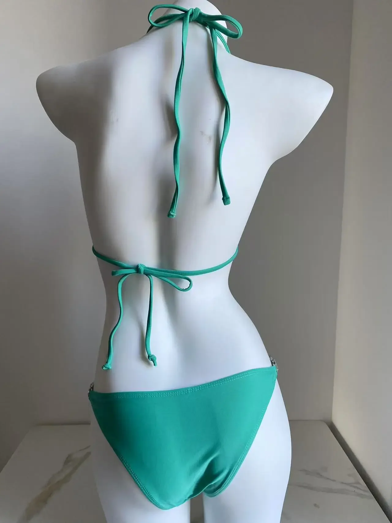 Bikini de lujo con diamantes brillantes para mujer, conjunto de dos piezas, traje de baño Sexy de Color sólido con cordones, traje de baño para playa para mujer, novedad de verano 2024