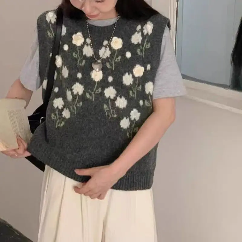 

Women's 3D Knitted Flower Sleeveless Vest Korean Style Sweet All-match Sweater Vest 2026 New Spring Autumn Knitted Vest Female