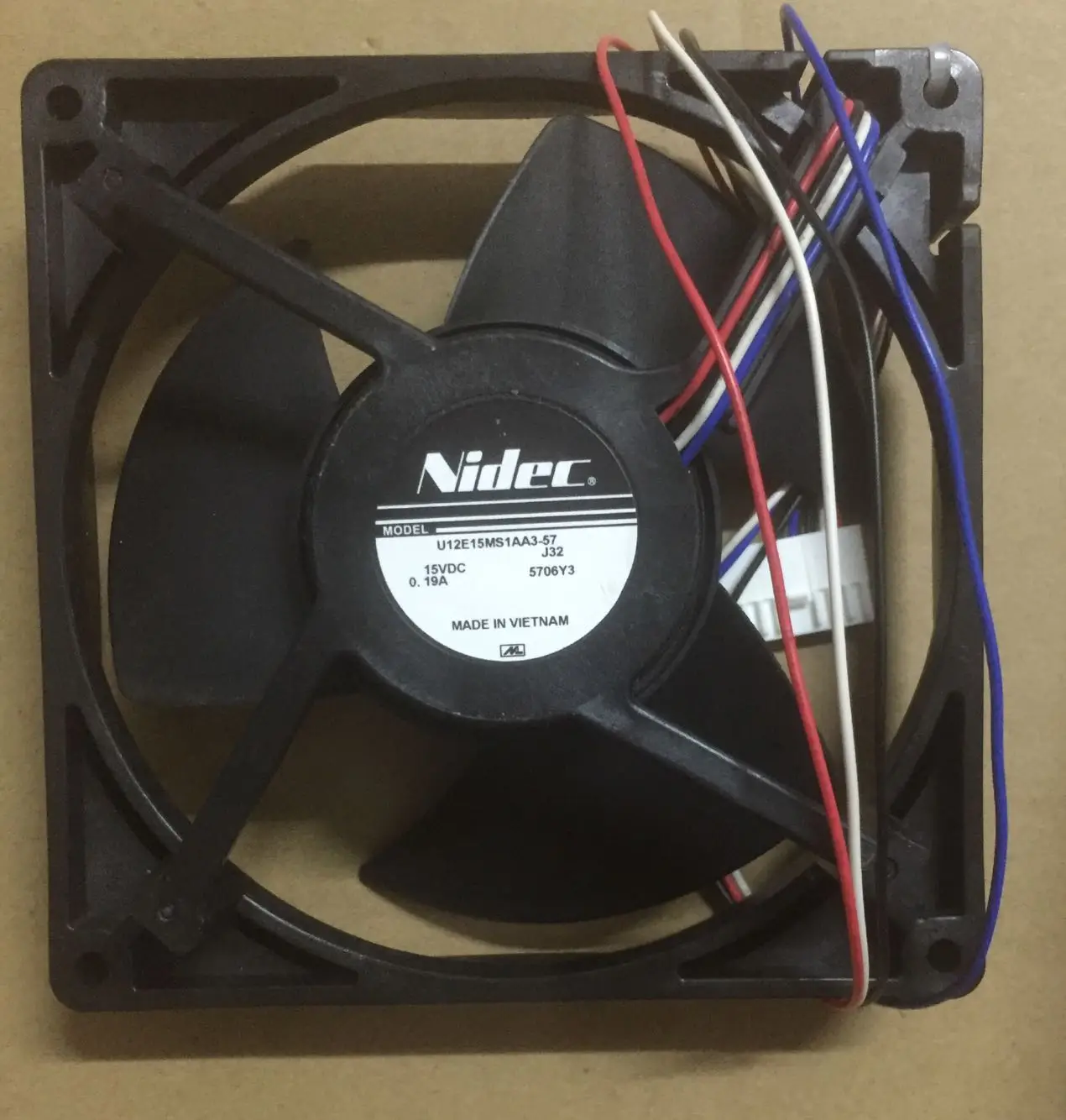 

Freight free brand new original Nidec MODEL U12E15MS1AA3-57 J32 15V 0.19V refrigerator fan