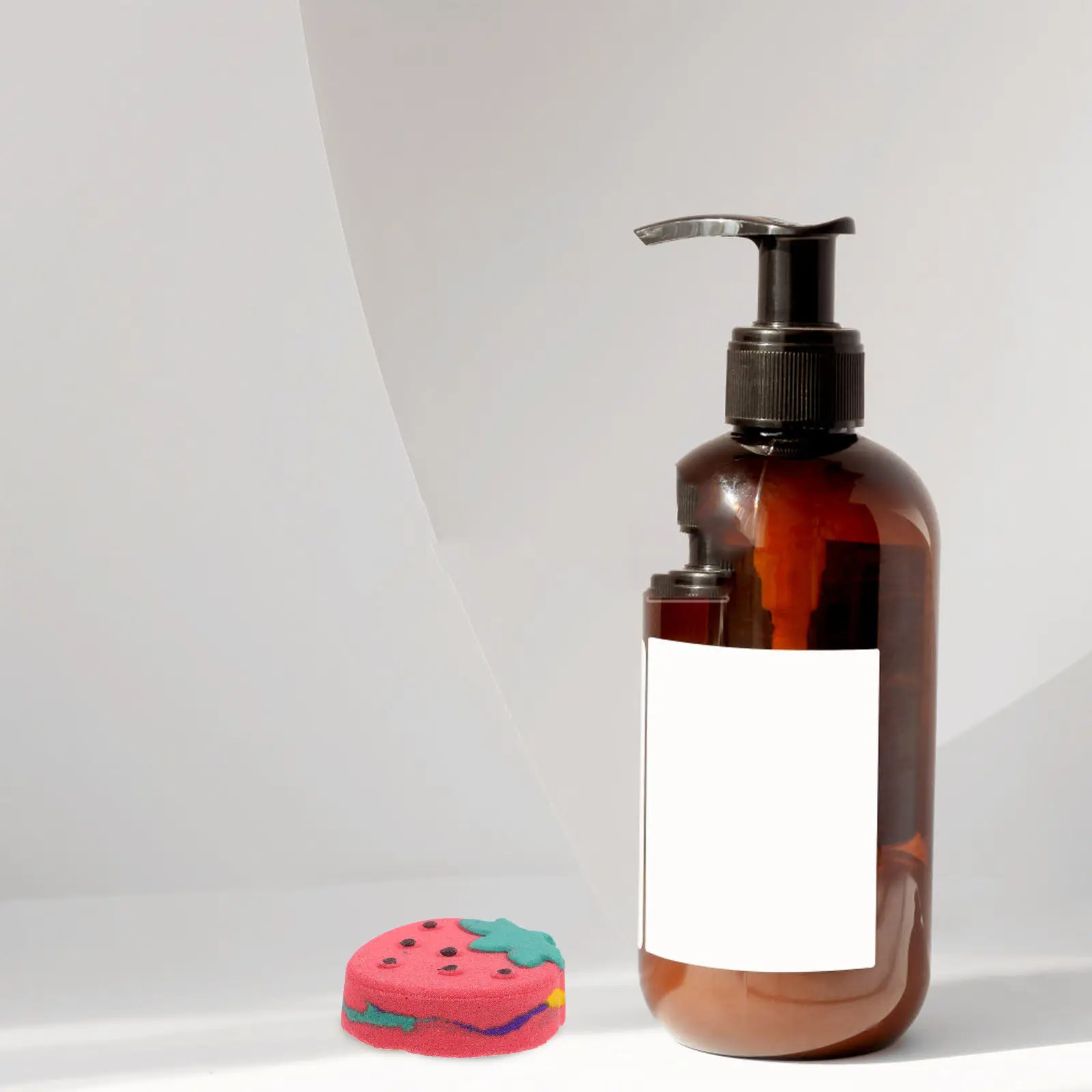 

Strawberry Bath Rich Foaming Bubble Ball Moisturizing Relaxing Aroma Bath Accessory for Women Showering