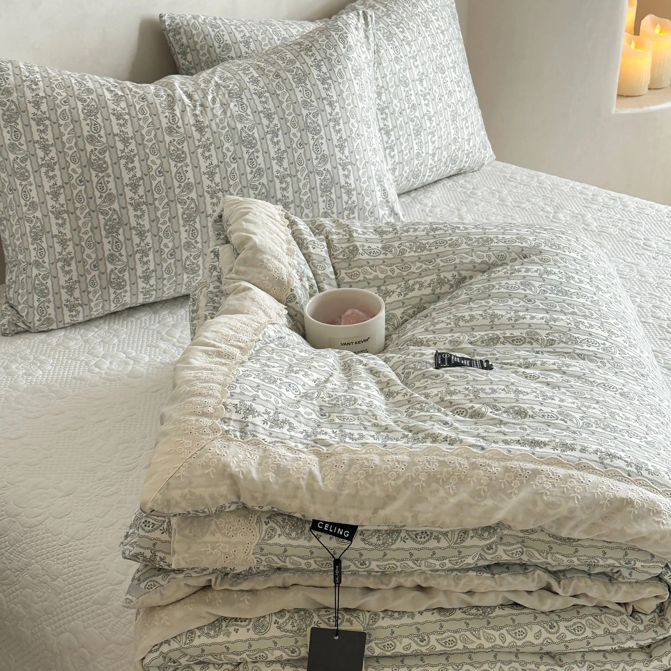 

Новое вязаное одеяло-пэчворк 2025 года с угловыми вставками, влагопоглощающее, дышащее, осенне-зимнее, с наполнителем из волокна, другие материалы, Shanghai O...