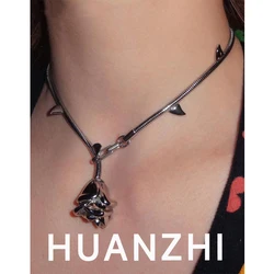 HUANZHI New Thorns Rosebud Necklace Personality Exaggeration Silver Color Flower Choker Pfashion Gift Jewely for women Girls