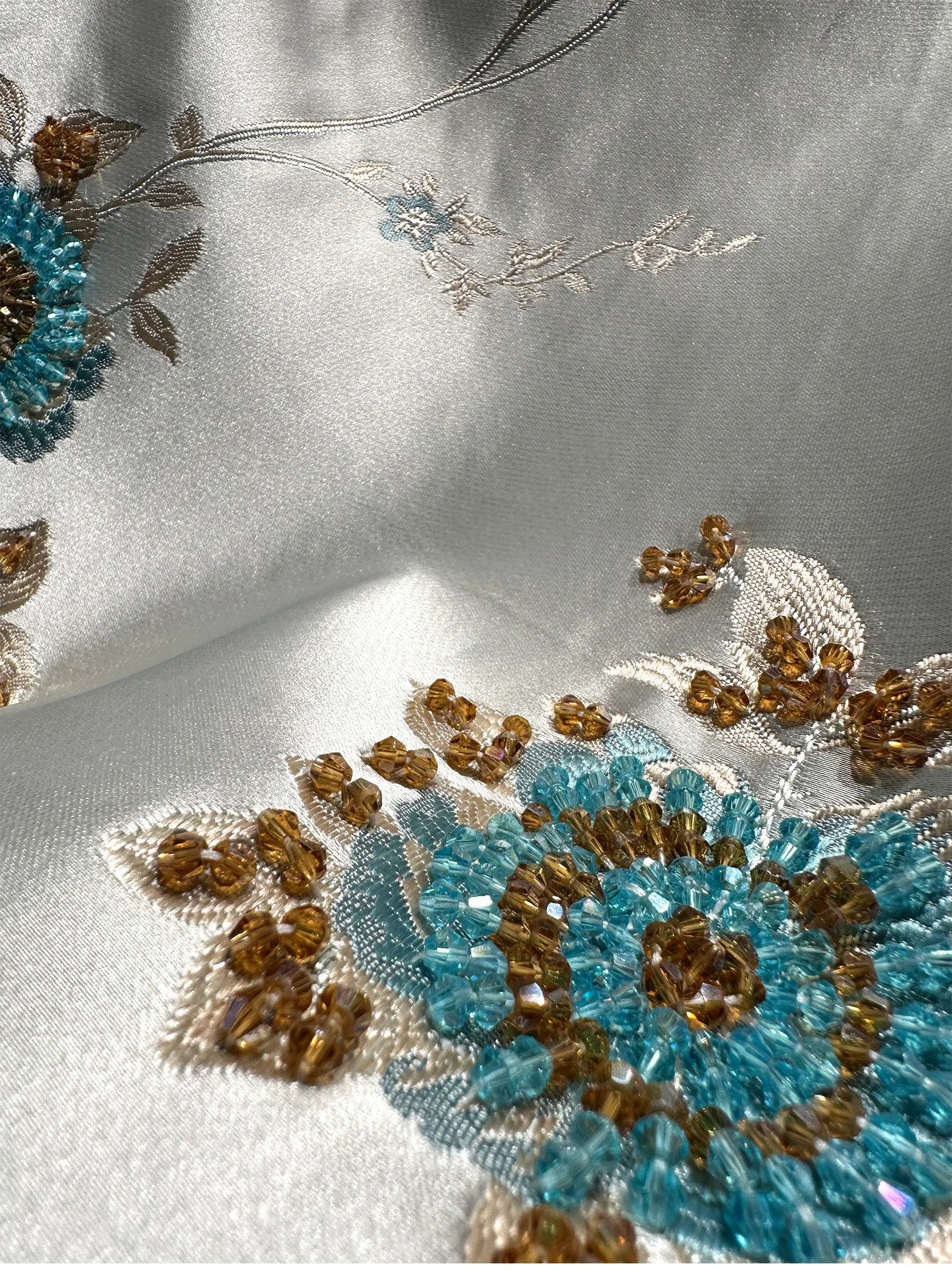 Elegante senhora vestido de banquete 2025 novo tecido jacquard de alta qualidade sem mangas o pescoço contas diamantes luxo cintura solta mini vestido