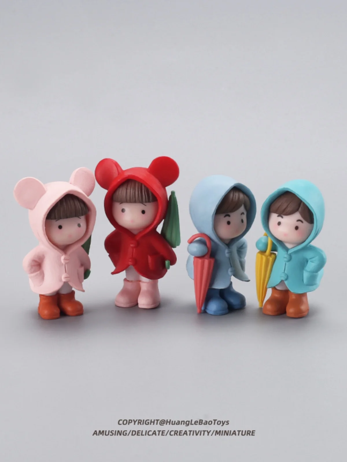 Mini cartoon umbrella raincoat, little girl, boy cute doll model ornament