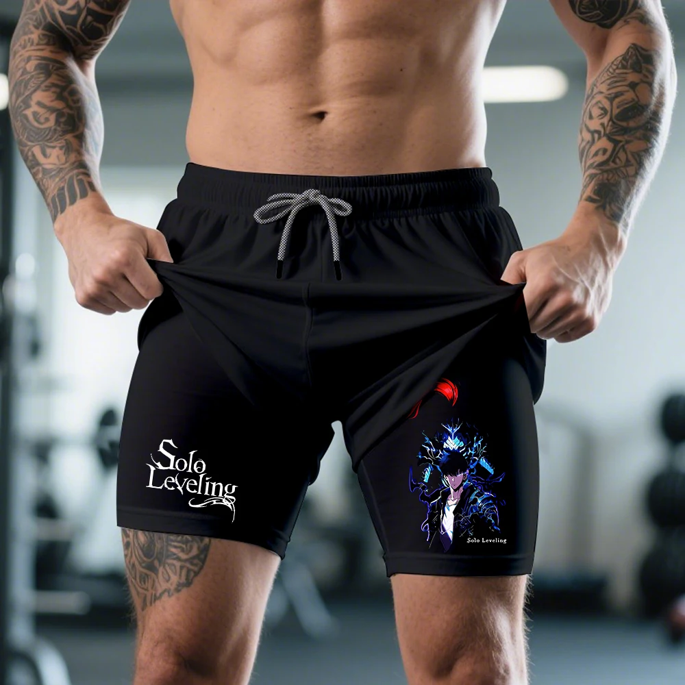 Pantalones cortos de entrenamiento negros de nivelación individual con texto blanco lado izquierdo arte de personaje de anime lado derecho ropa de gimnasio con cordón ajustable