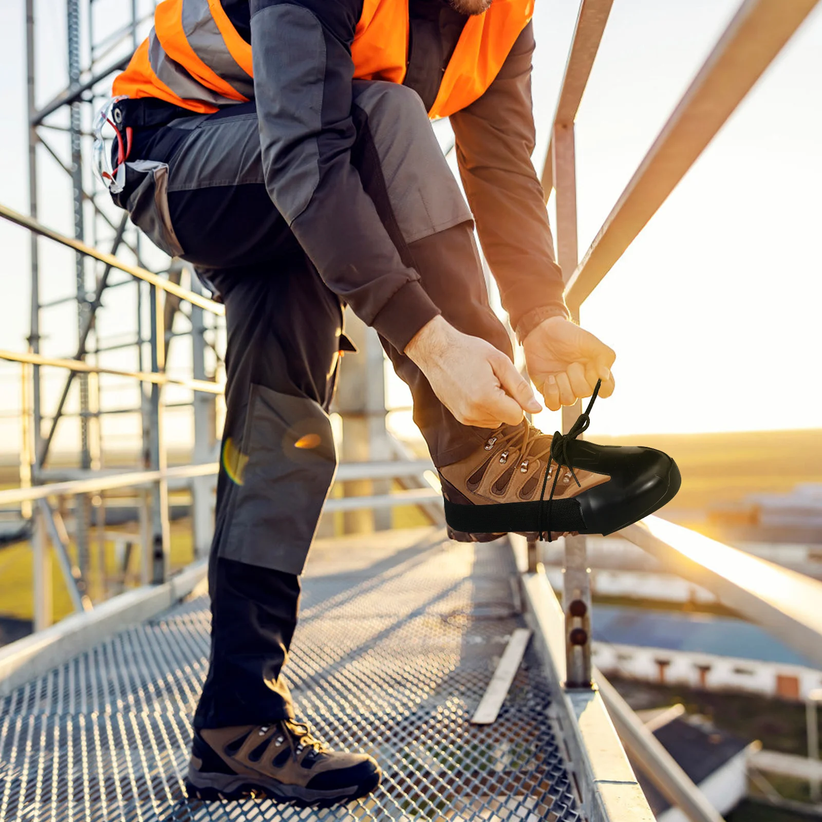 2Pairs Heavy Duty Safety Shoe Covers with Steel Toe Guard Waterproof Wear-Resistant PVC for Outdoor Work Sites