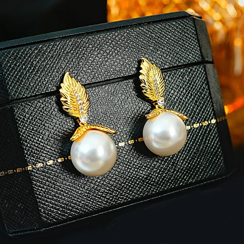 Light Luxury Vintage Leaves 925 Silver Fritillaria Pearl Earrings Set with High Carbon Diamonds, Versatile Female Style