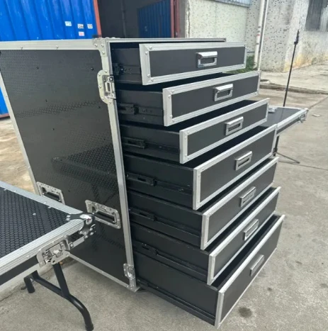 High-quality flight cases and custom-made road cases in any size