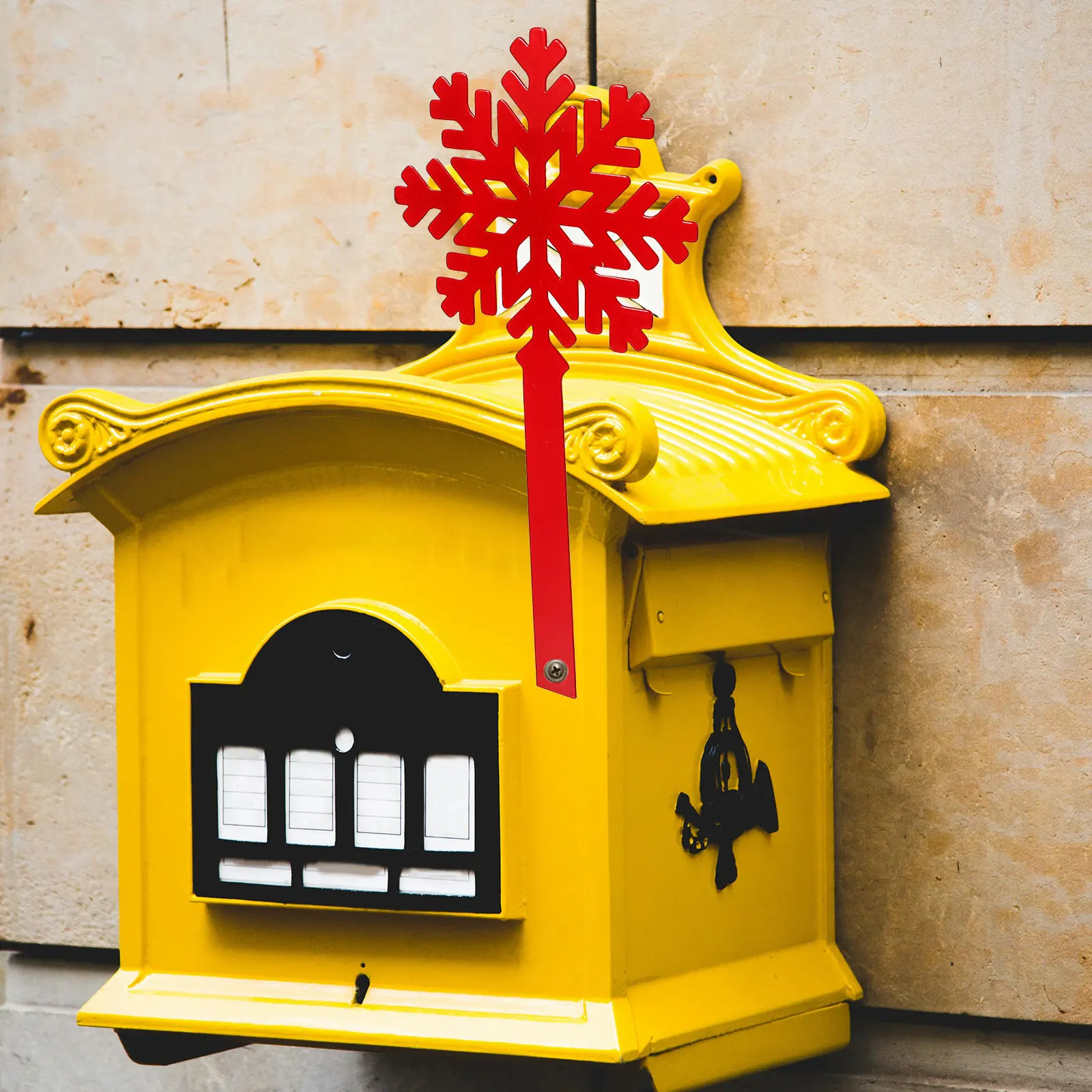 Snowflake Mailbox Topper Iron Mailbox Decoration Elegant Hollowed Design Heavy Duty Outdoor Yard Decor Replacement Flag Sign