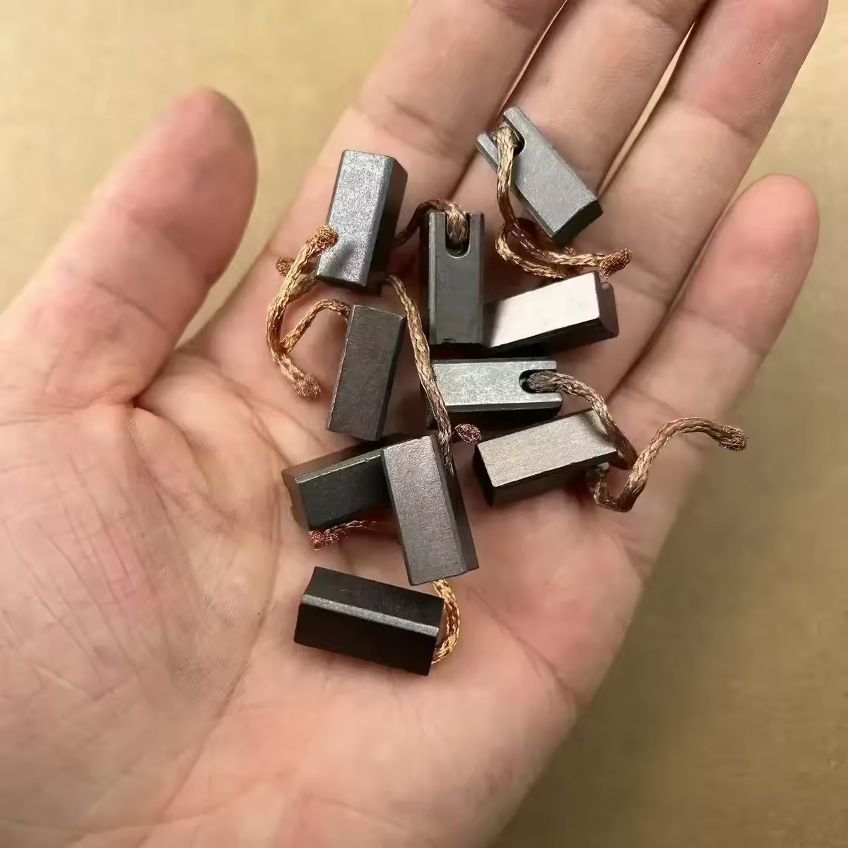 Moteur d'essuie-glace de vitres de voiture, 10 pièces/lot, brosse en cuivre et carbone 3*4*5*6*7*8*9*10*12*14*15*16*17*18mm, pièces automobiles