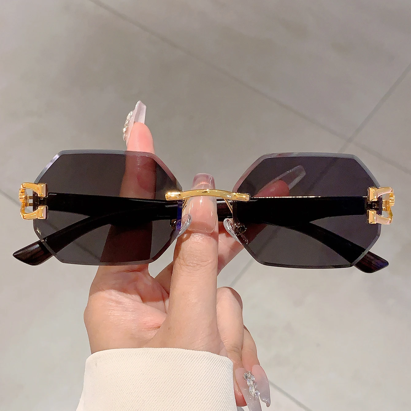KAMMPT Vintage Rimless Polygon Shades Luxury Brand Gradient Women\'s Sunglasses Fashion Leopard Decor Travelling Sun Glasses