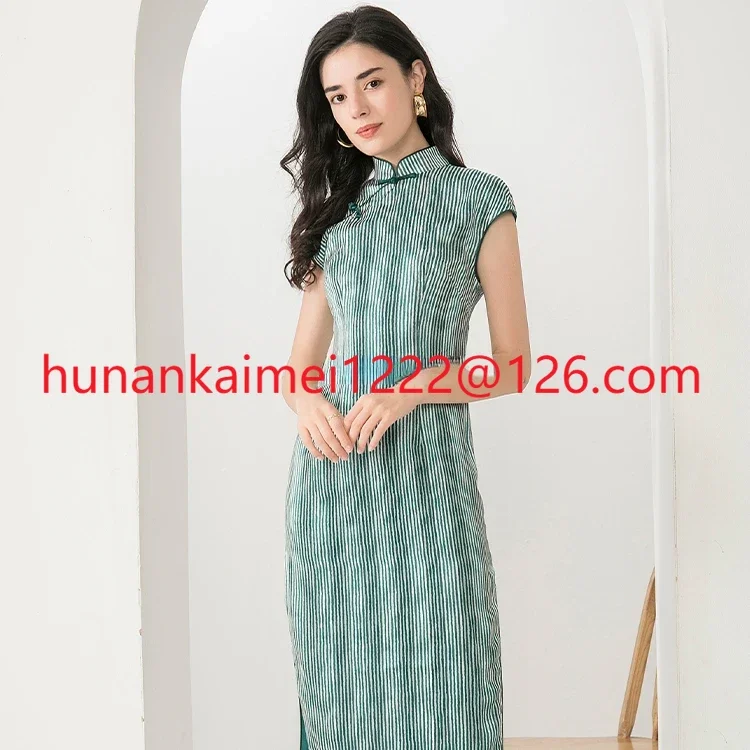 

Платье-Ципао с рукавами реглан в улучшенную зеленую и белую полоску