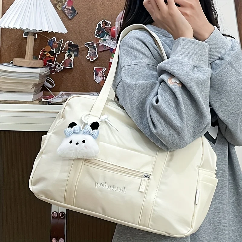 Modische Tragetasche mit niedlichem Schulter-Plüsch-Charm, mehrere seitliche Taschen, Vordertasche mit Reißverschluss, große Kapazität, Handtasche, Reisetasche für Damen – Detail 3