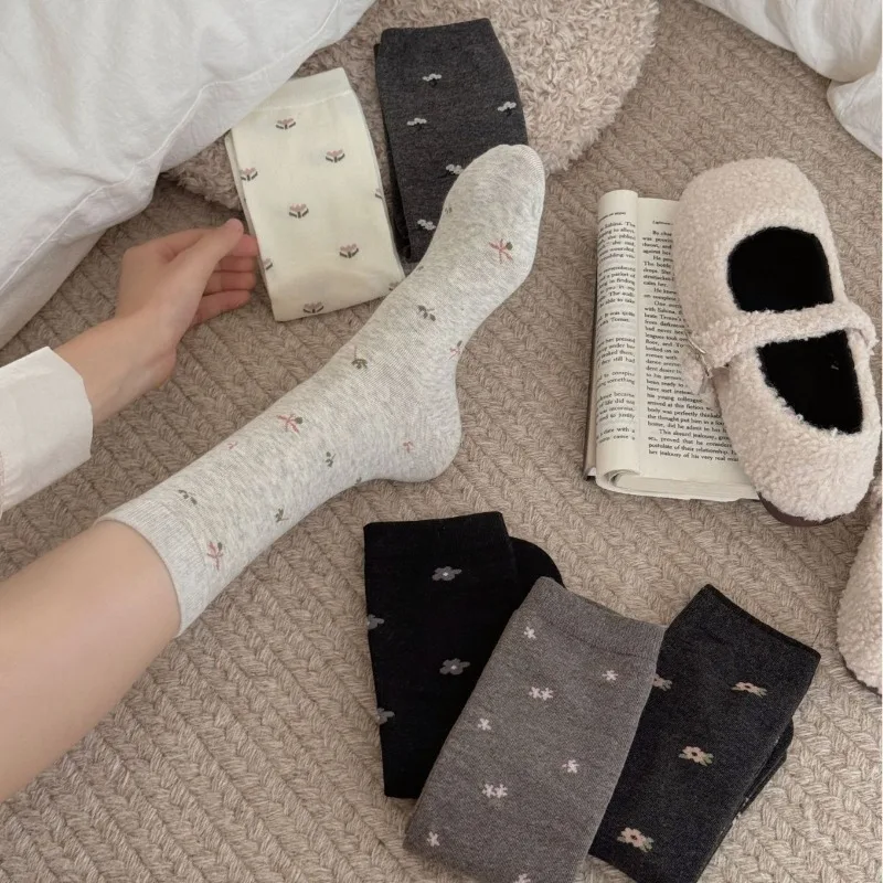 

1 Pair Retro Floral Stackable Socks Korean Mid-Calf Socks with JK Fashion Japanese Minimalist Girl Aesthetic Academic Calf Socks