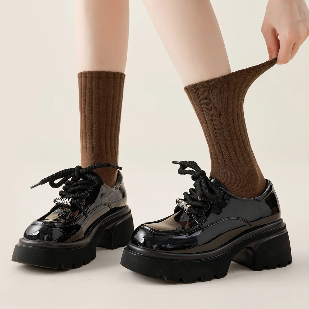 Damessokken van gekamd katoen Effen kleur Kabelgebreide vrijetijdssokken Ademend Comfortabel Herfst Eenvoudige zweetabsorberende middensokken