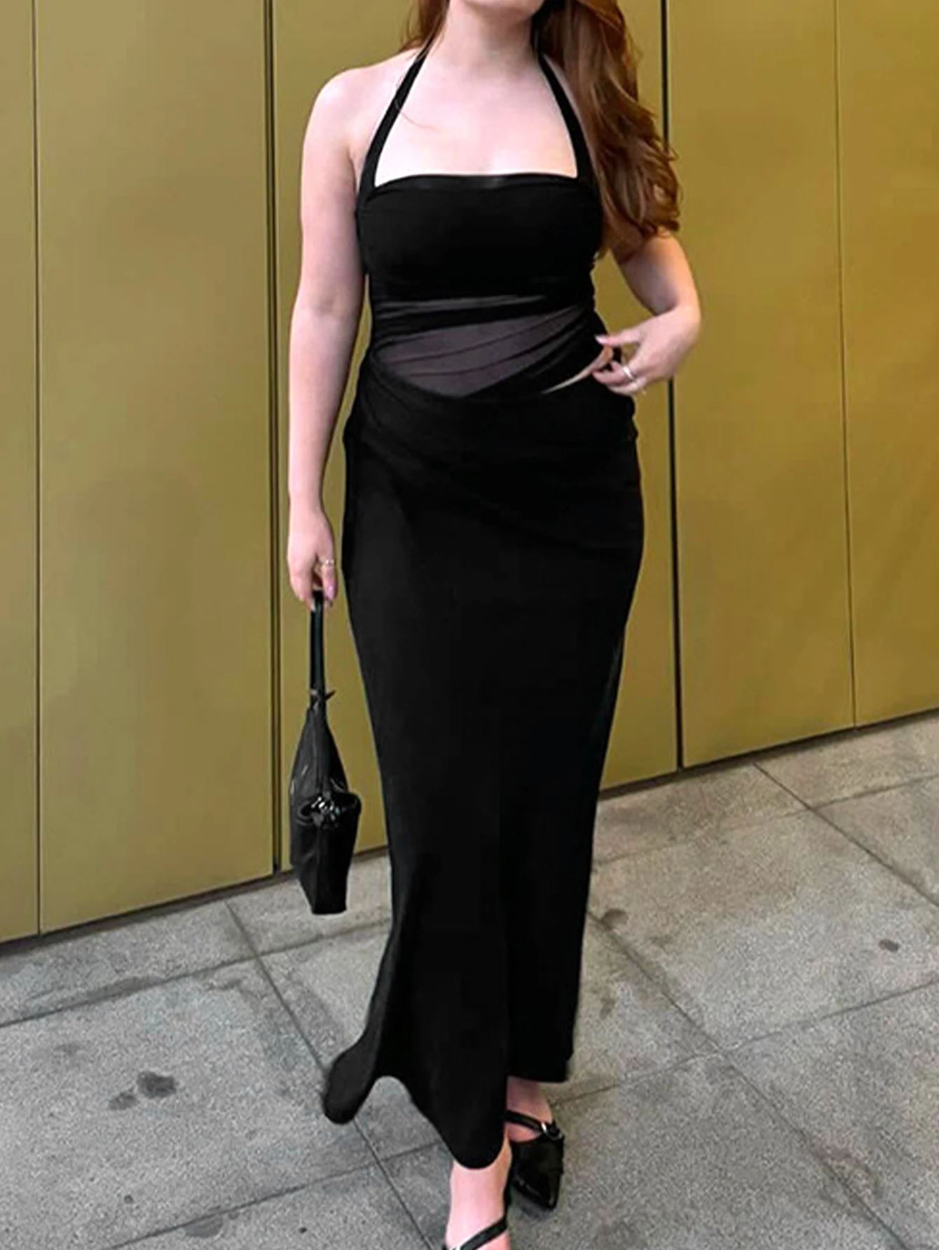 Primavera y verano moda sexy sin espalda cuello de satén Falda larga Venta caliente vestido sin mangas plisado picante