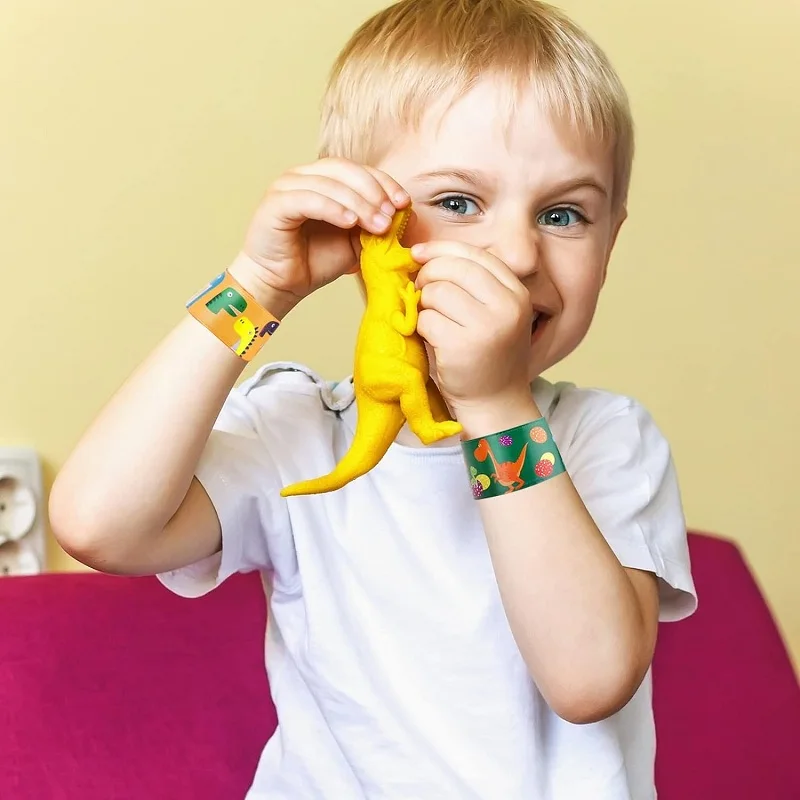 12 stücke Cartoon Dinosaurier Schlagen Armband Geschenk Party Dekoration kinder Junge Glücklich Dschungel Wildlife Park Dinosaurier Geburtstag Party – Detail 2
