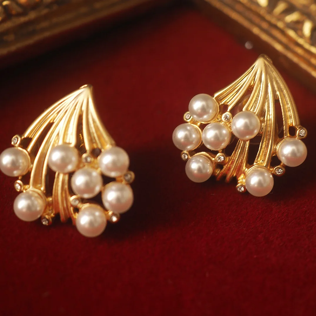 

Birthday-Themed French-Style Faux Pearl Stud Earrings - Firework-Inspired Vintage Studs, Retro Jewelry