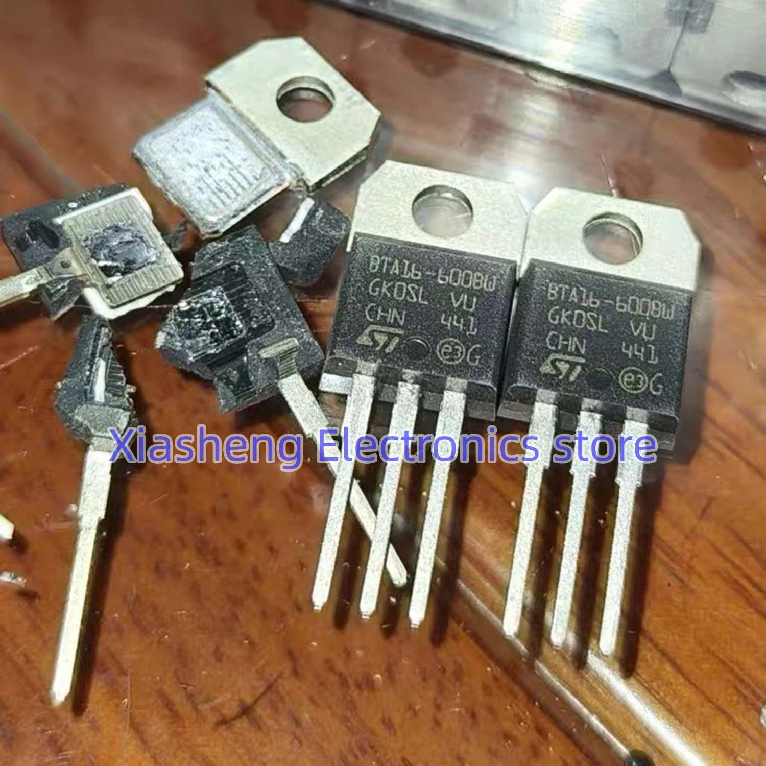 

New Original 5Pcs BTA16-600BW TO-220 16A 600V Triac In Stock Integrated Circuit Good Quality