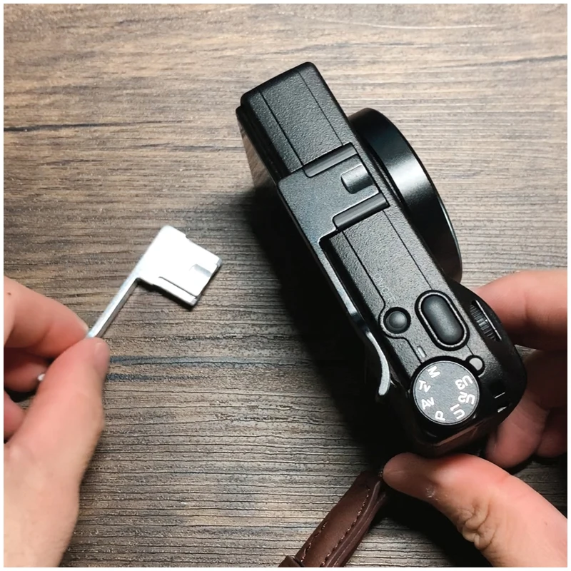 กล้อง Hot Shoe Grip Thumb Up Rest เก็บผู้ถือวงเล็บโลหะสําหรับ RICOH GR3 GR III อุปกรณ์เสริมสําหรับกล้อง CNC อลูมิเนียม