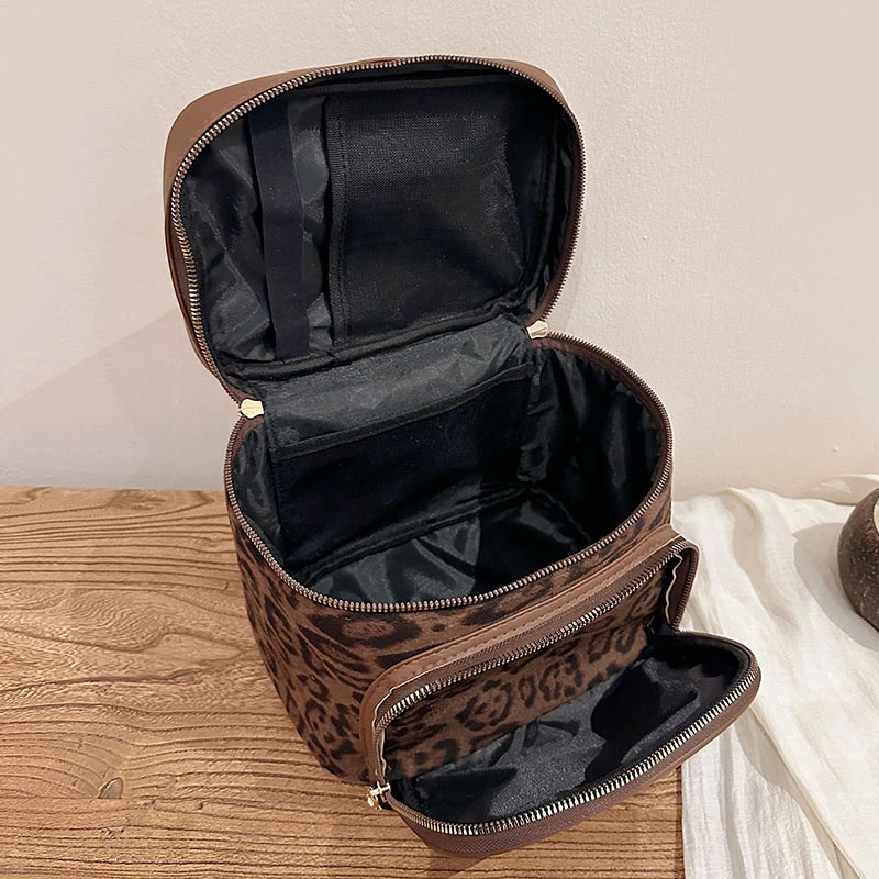 Handbag Leopard Print Cosmetic Bag Leather Large Capacity Make Up Pouch Bag Polyester Korean Style Pouch for Make Up Kit Girls