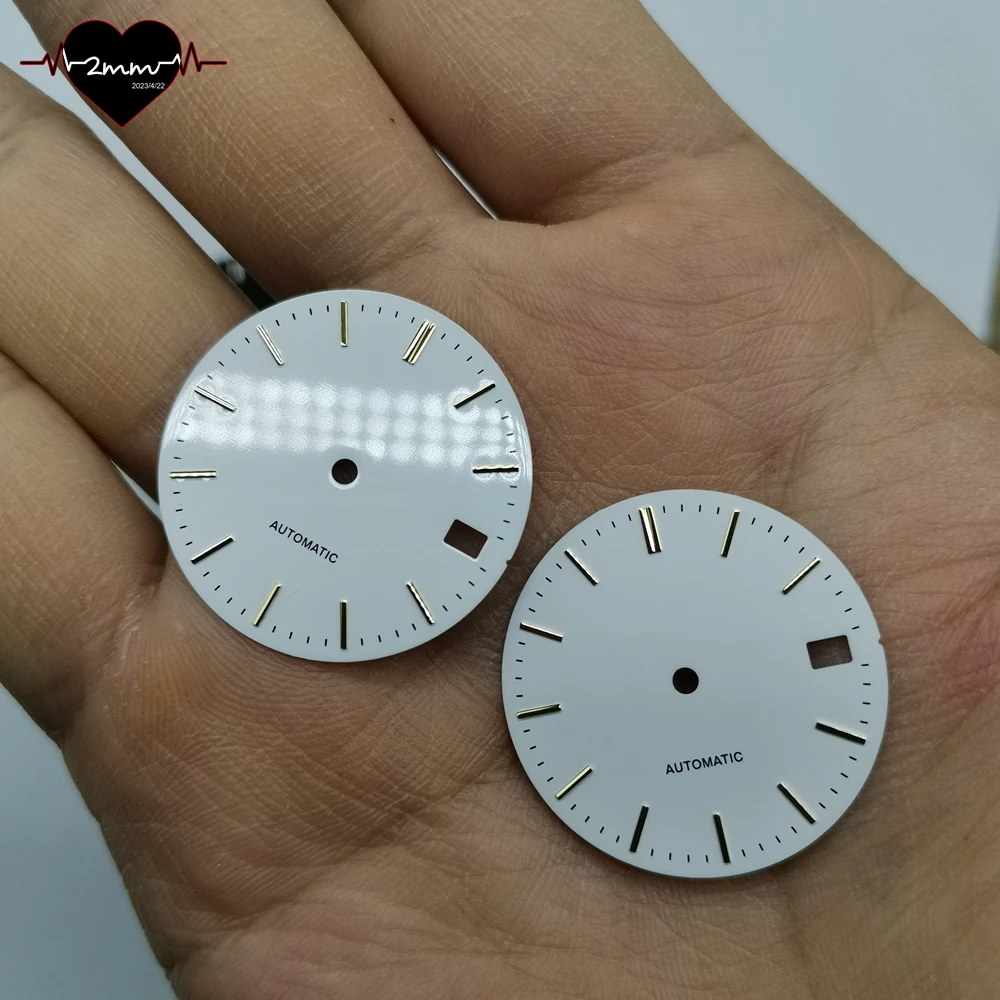 قرص ساعة فارغ 28.5 ملم وجه ساعة لامعة غير لامعة أبيض أسود اللون ذهبي فضي مؤشر الساعة الحقيقية دبوس لحركة NH35