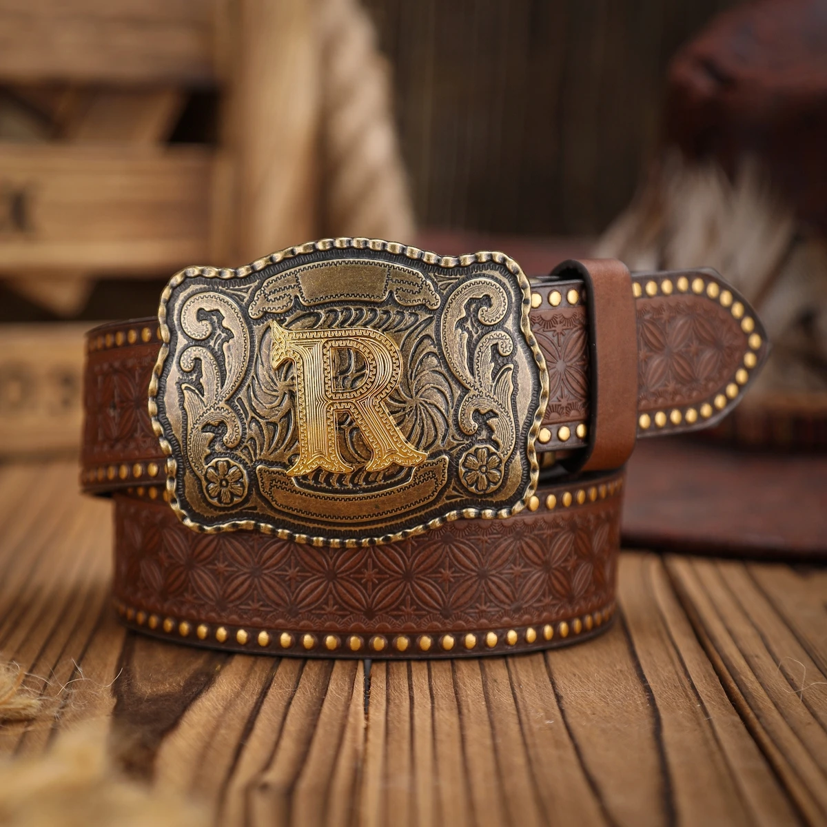 Ein Gürtel aus PU-Leder im Western-Stil für Damen und Herren, ein klassischer und lässiger Retro-Gürtel. – Detail 6