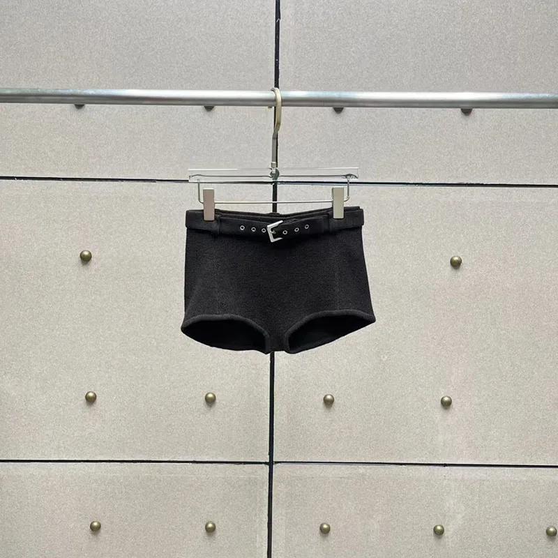 Damen-Strick-Shorts mit Gürtel, modische sexy Slim-Fit-Strickjacke mit Stehkragen, hochwertiges Set, Herbst, Neuankömmling, 2025, Y2K