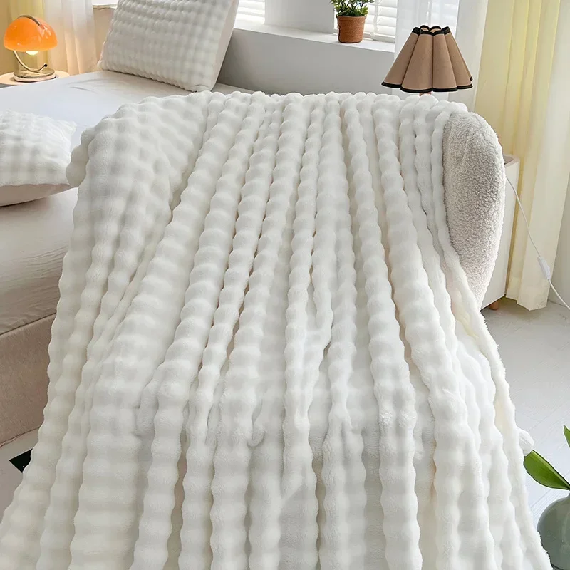 1 Pc Luxury Faux Rabbit Fur Throw Blanket Soft Warm White Striped Fluffy Blankets for Sofa Office Naps Single Double Plush Plaid