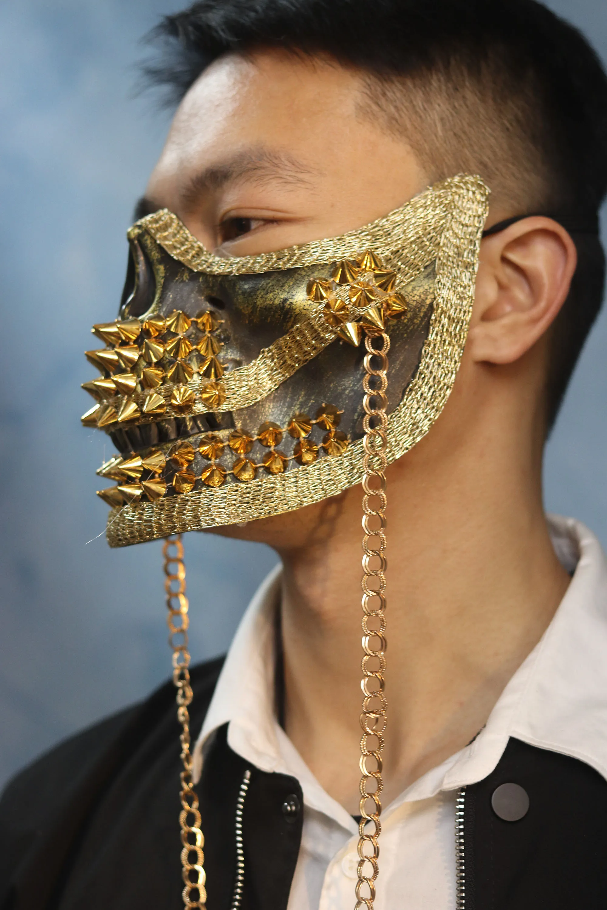 ハロウィンパンクリベットマスクハーフフェイスフィールド男性ハンサムキャットウォークライブダンス面白いアクセサリーアニメマスクステージガラハロウィン