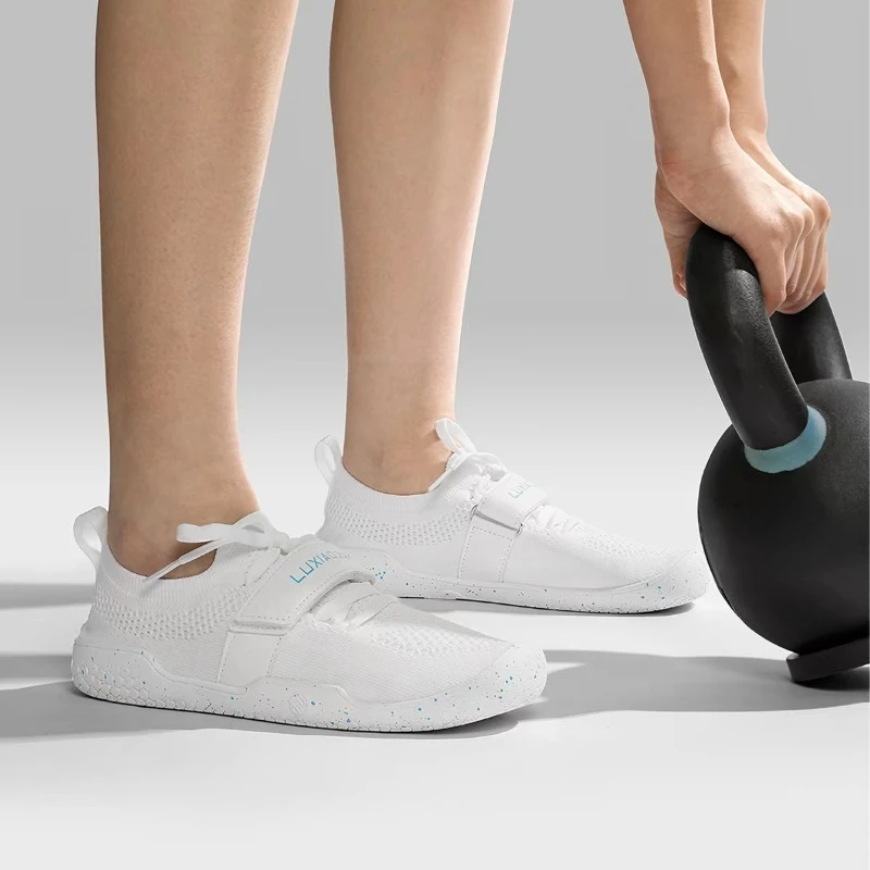 New Trend Squatting Shoes Man Big Size 47 Weight Lifting training Anti-Slip Squat Hard Pull Shoe Soft Bottom Fitness Yoga Shoes
