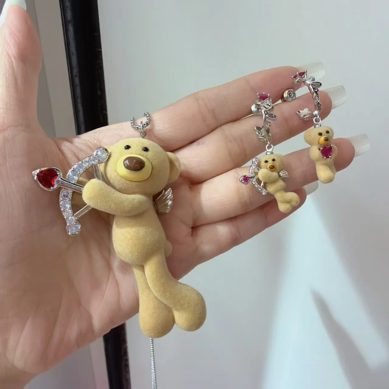 Women Sweet Flocked Winged Bear Necklace Earrings Set Bow-Arrow Design Rhinestone Inlay Cute Daily Dating Party Fashion Accessor