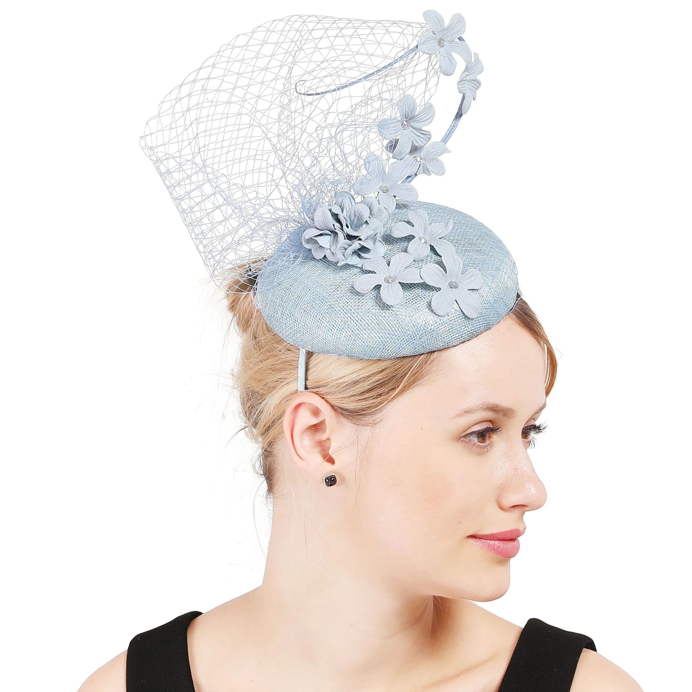 Elegante Sinamay-Haarschmuckstücke für Damen, hochwertige Hutmode mit Blumenschleiern, modische Braut-Haarkappen und Kopfschmuck mit Blumen. – Detail 3