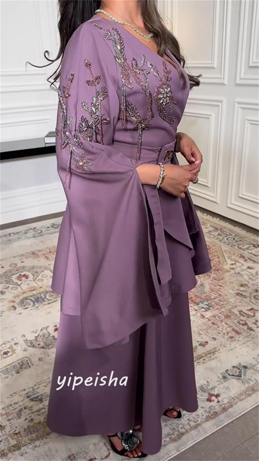 Vestido de graduación de Arabia Saudita, Vestido de satén escalonado con cuentas, cuello en V, línea A, ocasiones a medida, largo hasta el tobillo, Día de San Valentín