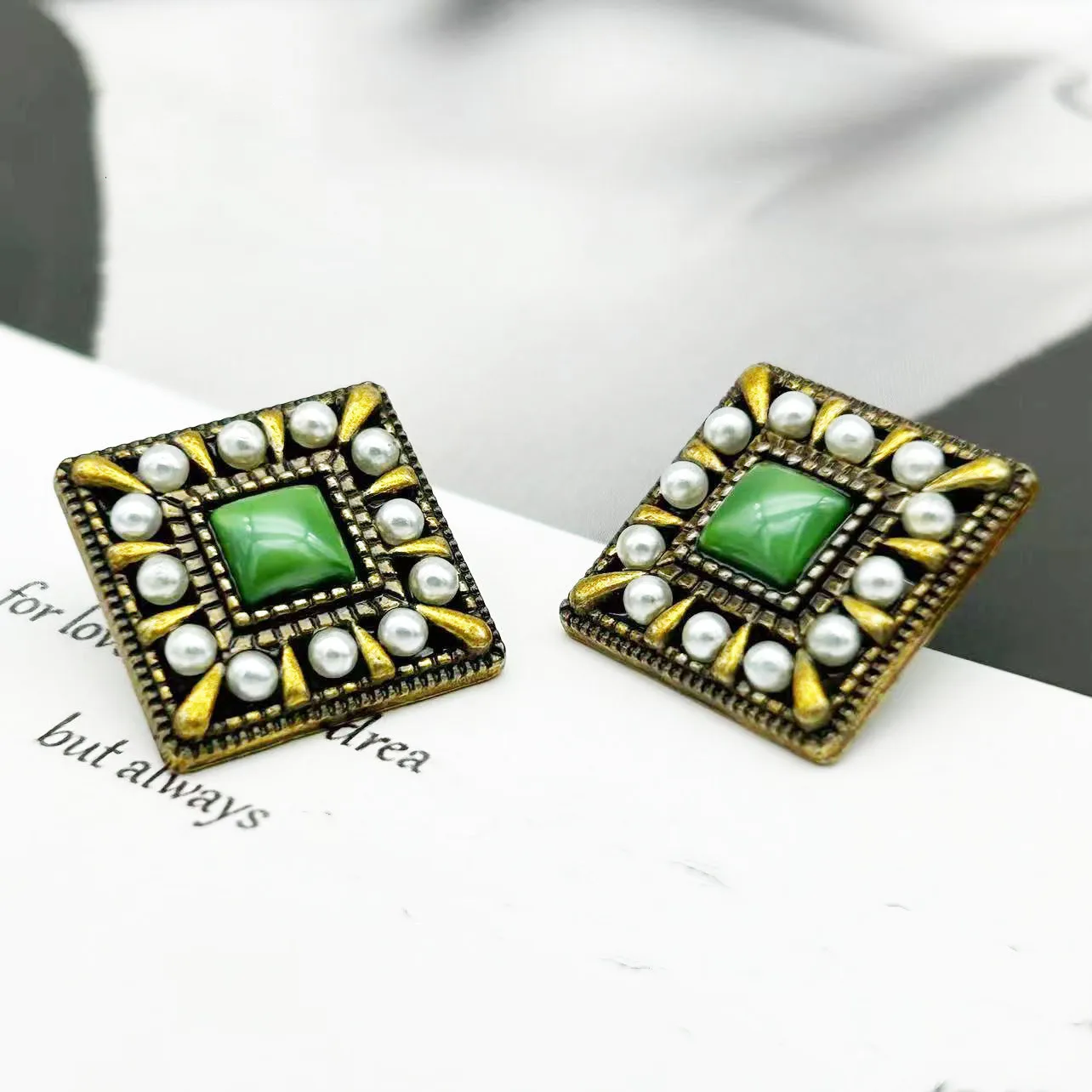 6PCS/Lot Luxury Vintage Pearl Embellished Button DIY Shanked Square Antique Gold Green Hand Stitched Clothing Decorative Button