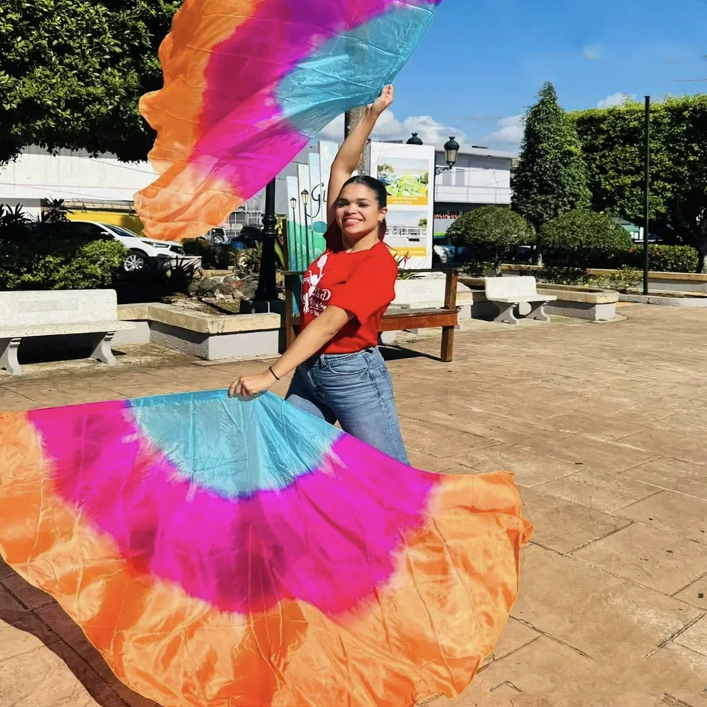 

1 пара танцевальных флагов поклонения со стержнями, вращающаяся шелковая вуаль, флаг, шарф, лента, игровой шелковый шарф для уличных флагов для танцев