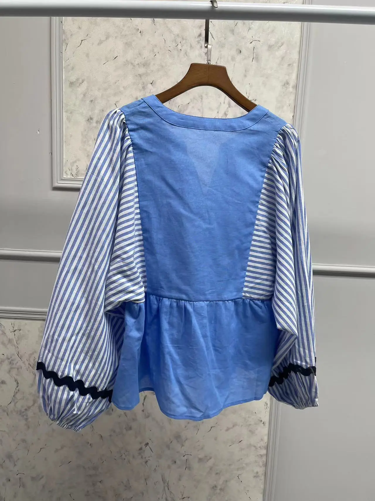 Women 2024 Early Autumn New Blue Striped Contrast Embroidery Lantern Sleeve Round Neck Loose Shirt